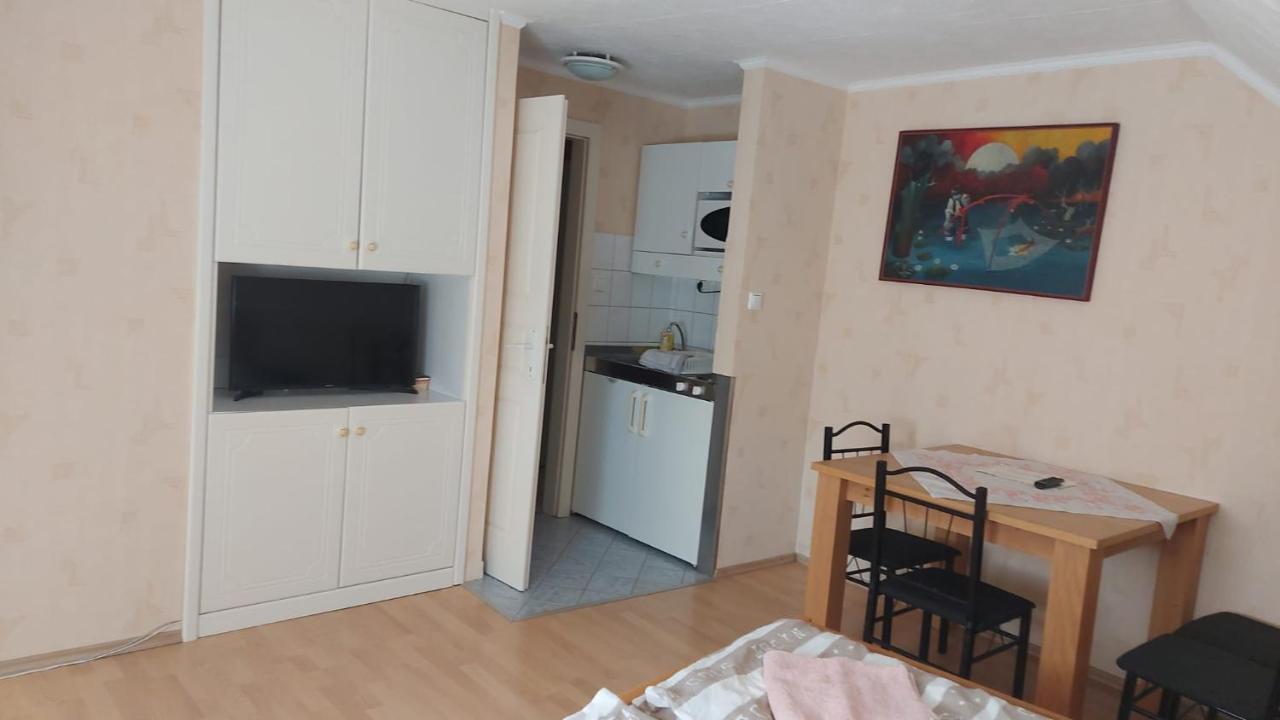 David Apartman Gyula Buitenkant foto
