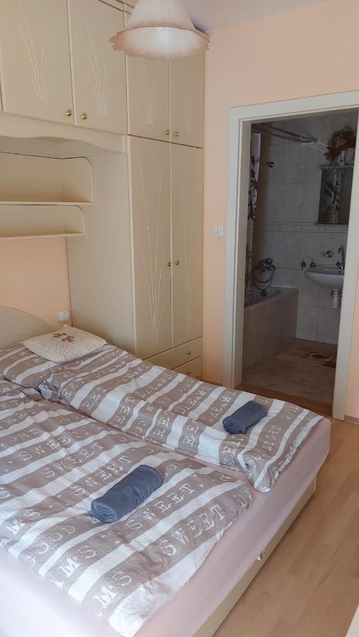 David Apartman Gyula Buitenkant foto